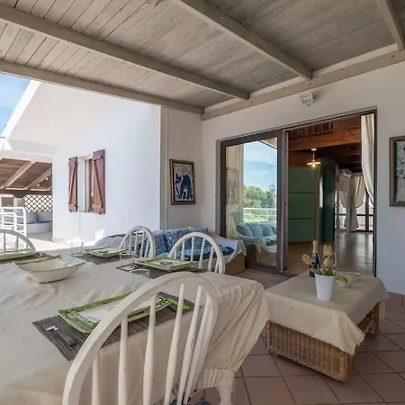 House, Just 1 Minute From The Villa Porto Pino