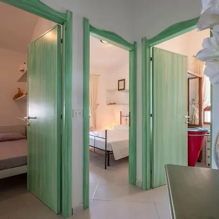 House, Just 1 Minute From The * Porto Pino
