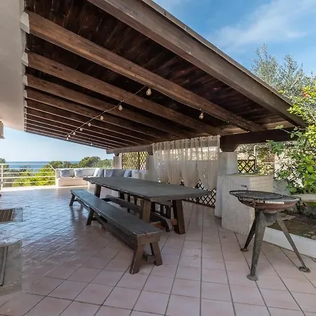 Villa House, Just 1 Minute From The